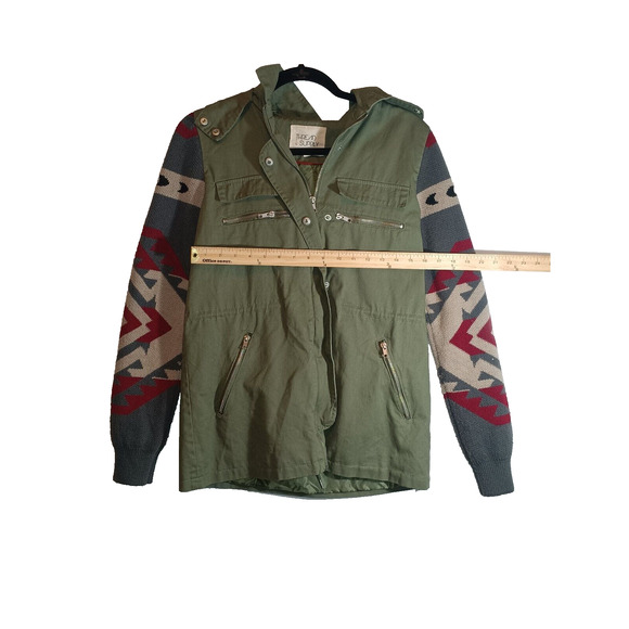 Thread & Supply hooded Jacket olive green utility Aztec knit size meduim - Picture 3 of 7